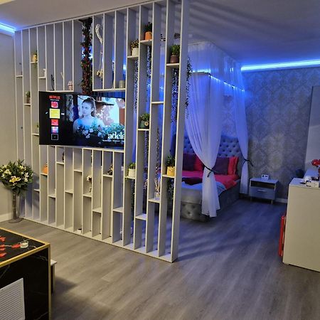 Ferienwohnung Afi Discret Jacuzzi Bukarest Exterior foto