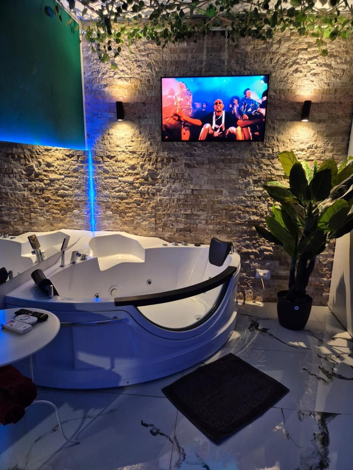 Ferienwohnung Afi Discret Jacuzzi Bukarest Exterior foto
